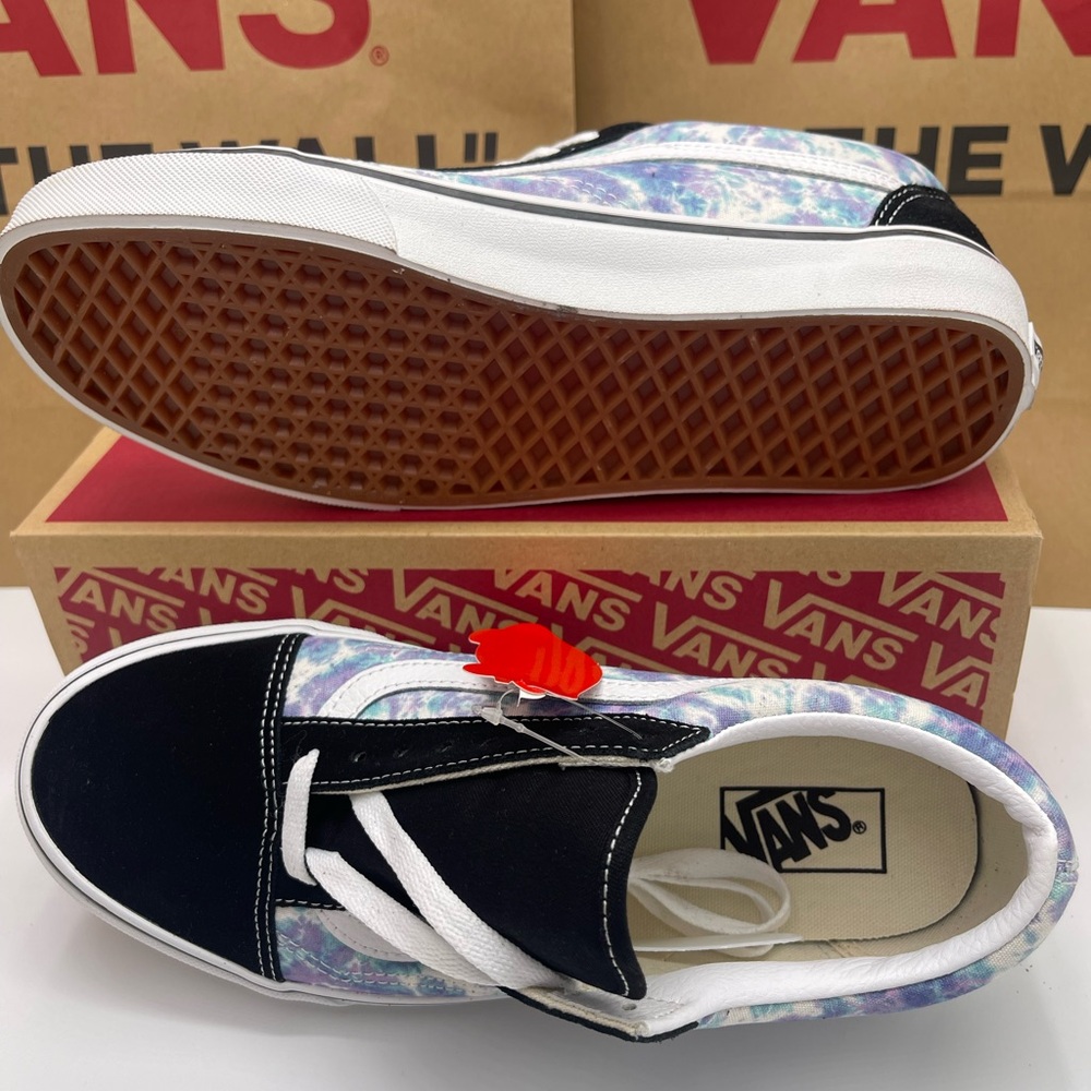 Vans Men’s Old Skool
(Englshlvndrtiedye)Blkprp English Lavender Tie-Dye Sneakers - Picture 4 of 16